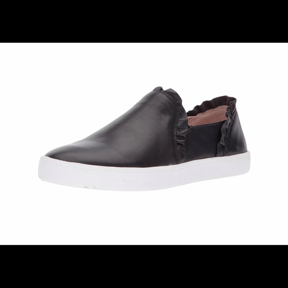 Kate Spade size 5.5 black Lilly sneakers